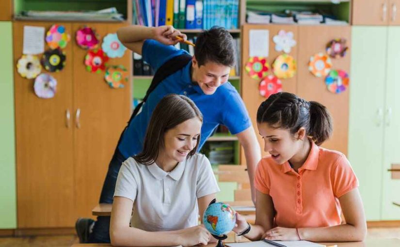 Etika dan Tantangan AI Tutor: Masa Depan Pembelajaran Berbasis Kecerdasan Buatan